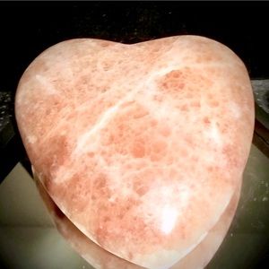 Huge rose quartz heart carving. 13,9 lbs